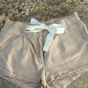 Aritzia linen blend bottom fly shorts 
Clay Pink sz 0